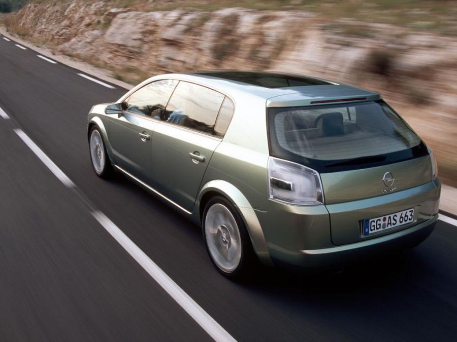  Opel Signum 2 Concept 2001 года  (фото 8 из 25)